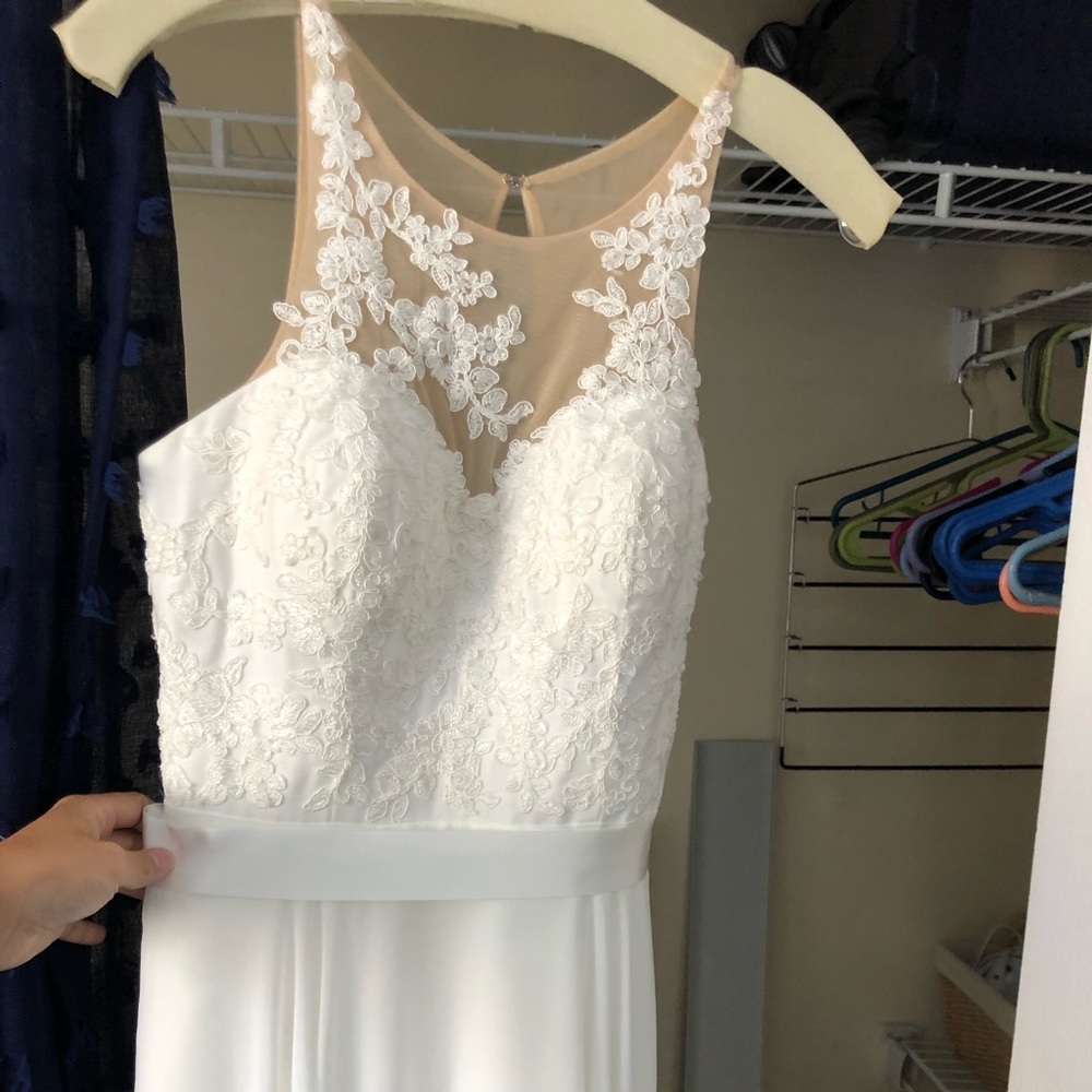 Size 6 Never been worn wedding dress - Picture 5 of 7